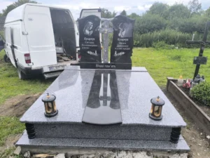 Подвійний пам’ятник №13