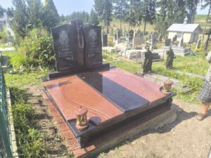 Подвійний пам’ятник №14