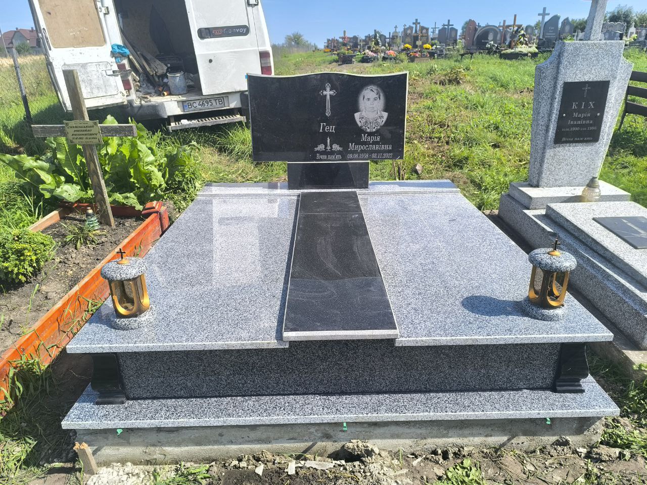 Подвійний пам’ятник №15