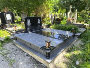 Подвійний пам’ятник №20